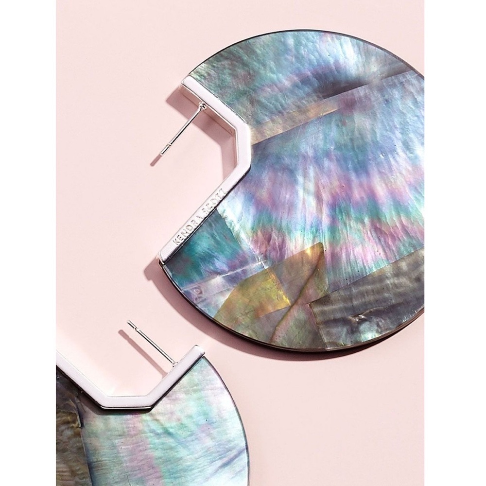 KENDRA SCOTT | Black Mother Of Pearl Hoops